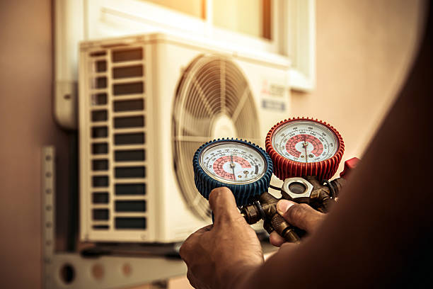 Professional Ac Installation technician working in Cedar Creek, TX